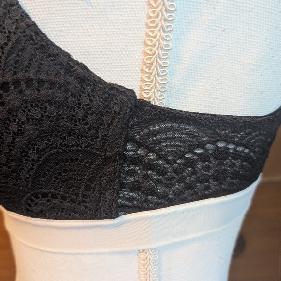 VICTORIA'S SECRET Bralette Wireless Lightly Lined Black Lace Bra 32D - Picture 4 of 10